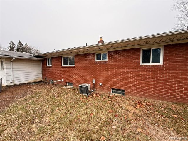 2425 Nerredia Street, Flint, MI 48532