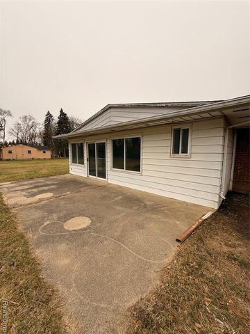 2425 Nerredia Street, Flint, MI 48532