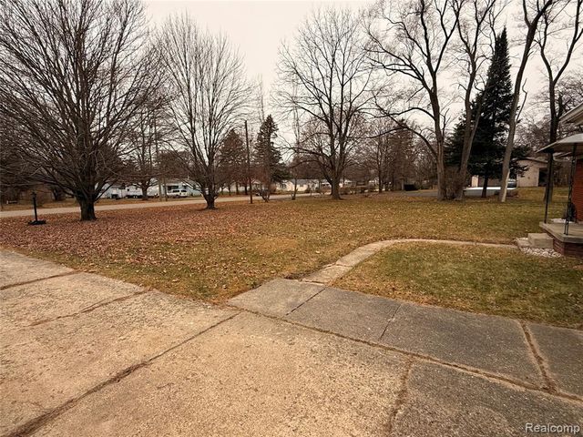 2425 Nerredia Street, Flint, MI 48532