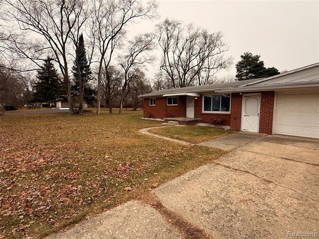 2425 Nerredia Street, Flint, MI 48532