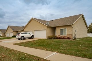 5145 Weatherstone Drive NW, Rochester, MN 55901
