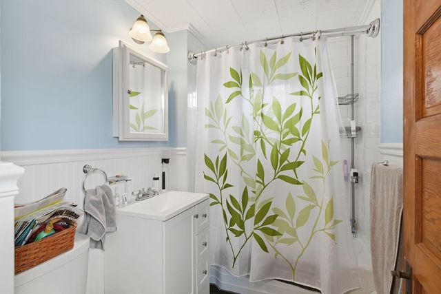 52-54 Everett St, Easthampton, MA 01027