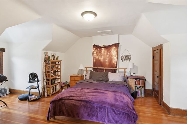 52-54 Everett St, Easthampton, MA 01027