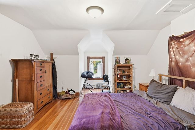 52-54 Everett St, Easthampton, MA 01027