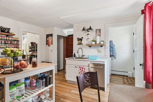 52-54 Everett St, Easthampton, MA 01027