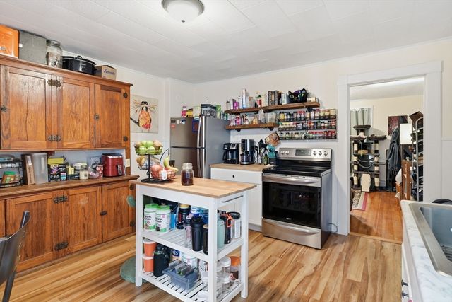 52-54 Everett St, Easthampton, MA 01027