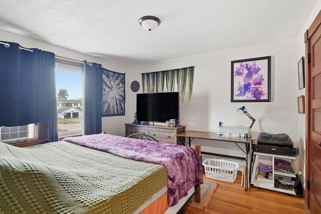 52-54 Everett St, Easthampton, MA 01027