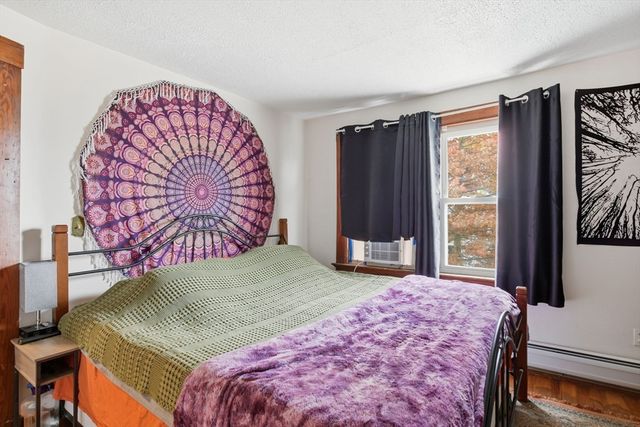 52-54 Everett St, Easthampton, MA 01027