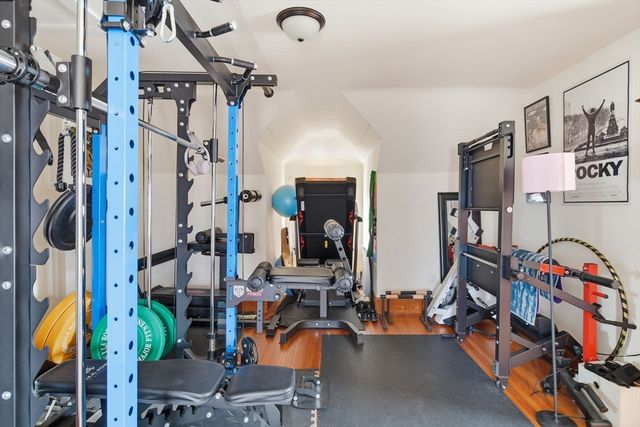 52-54 Everett St, Easthampton, MA 01027