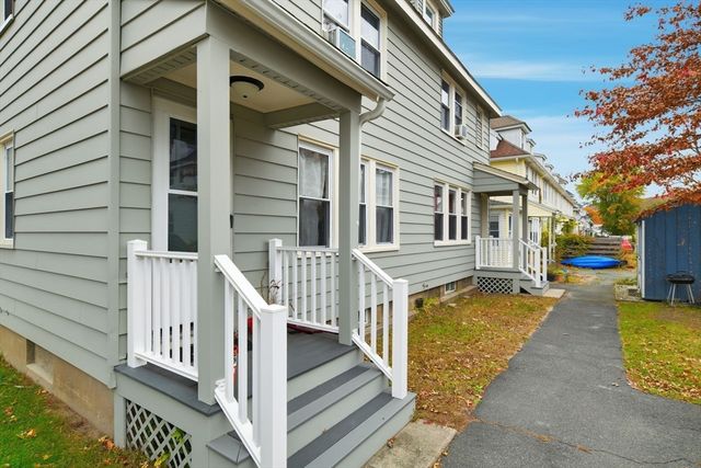 52-54 Everett St, Easthampton, MA 01027