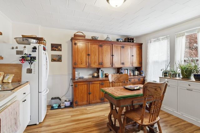 52-54 Everett St, Easthampton, MA 01027