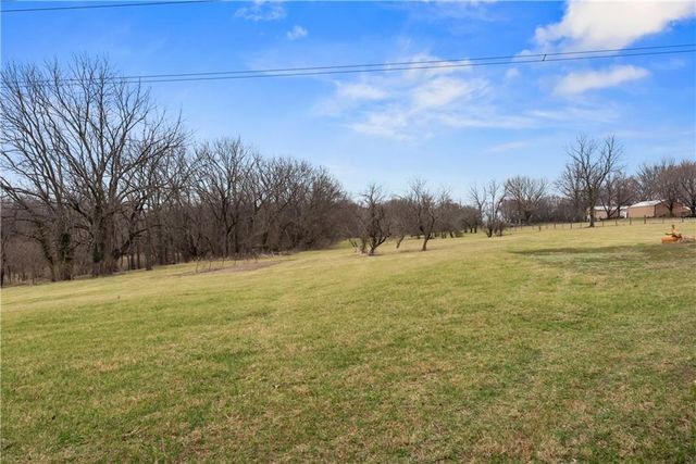 26612 E BLUE MILLS Road, Sibley, MO 64088