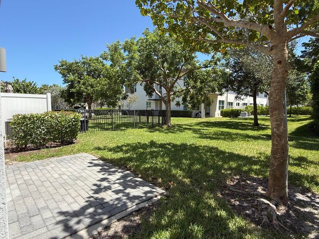 9028 Kingsmoor Way, Lake Worth, FL 33467