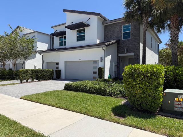 9028 Kingsmoor Way, Lake Worth, FL 33467