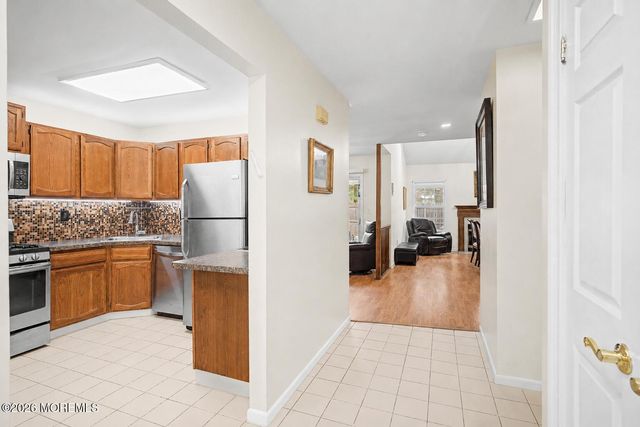 521 Woodbine Lane, Lakewood, NJ 08701