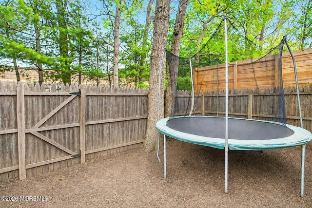 521 Woodbine Lane, Lakewood, NJ 08701