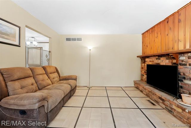 5189 Otsego Street, Burton, MI 48509