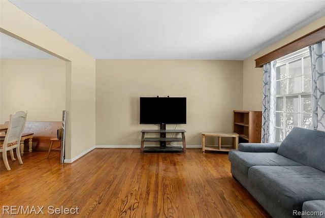 5189 Otsego Street, Burton, MI 48509