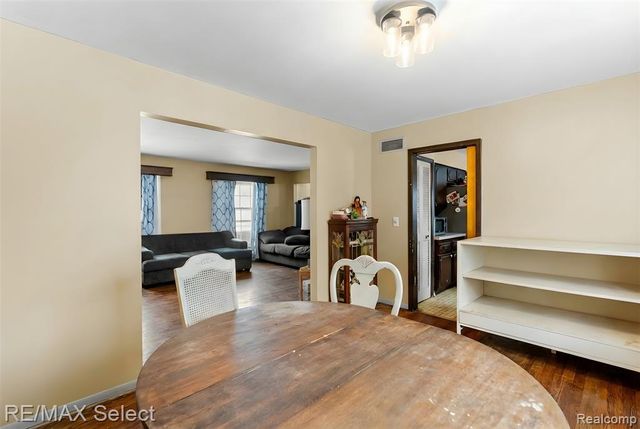 5189 Otsego Street, Burton, MI 48509