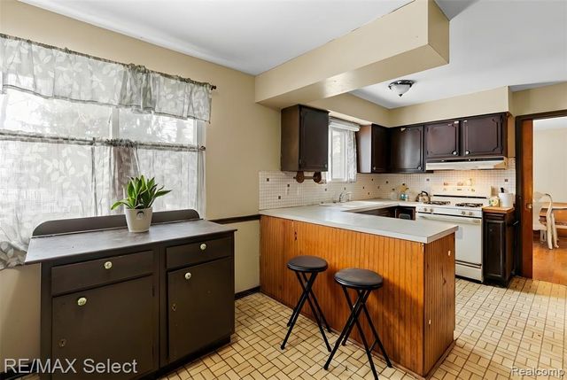 5189 Otsego Street, Burton, MI 48509