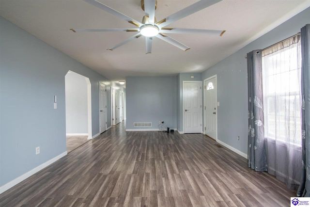 164 Carlton Court, Vine Grove, KY 40175