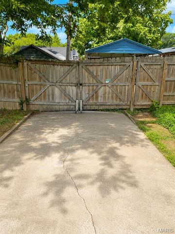 6201 Idaho Avenue, St Louis, MO 63111