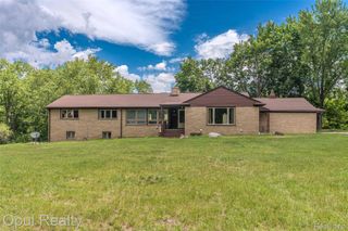 6455 Norham Road, Bloomfield Hills, MI 48301