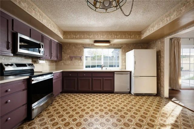 944 E Concord Avenue, Orange, CA 92867