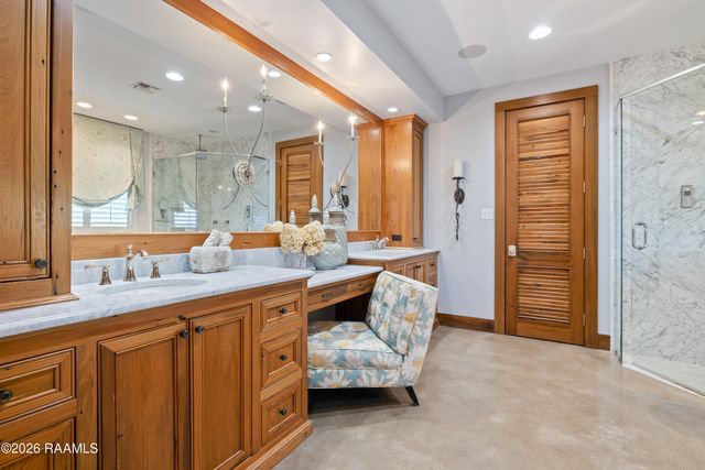 732 Louis Arceneaux Road, Lafayette, LA 70507