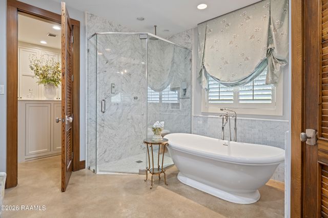 732 Louis Arceneaux Road, Lafayette, LA 70507