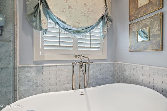 732 Louis Arceneaux Road, Lafayette, LA 70507