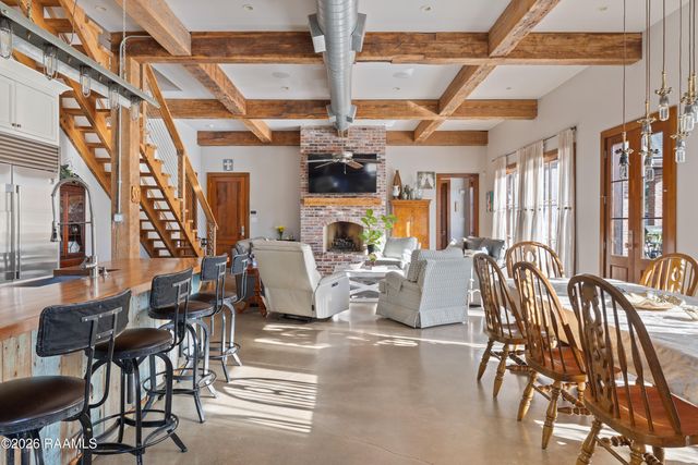 732 Louis Arceneaux Road, Lafayette, LA 70507