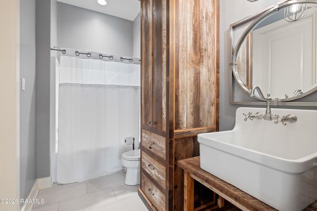 732 Louis Arceneaux Road, Lafayette, LA 70507