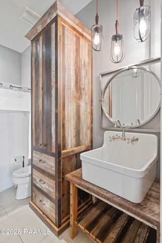 732 Louis Arceneaux Road, Lafayette, LA 70507