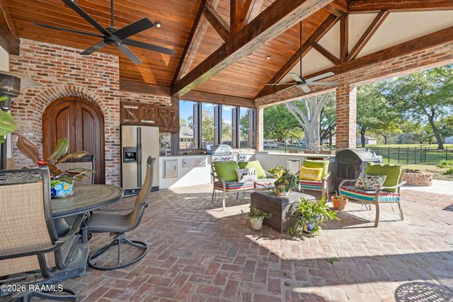 732 Louis Arceneaux Road, Lafayette, LA 70507