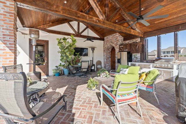 732 Louis Arceneaux Road, Lafayette, LA 70507