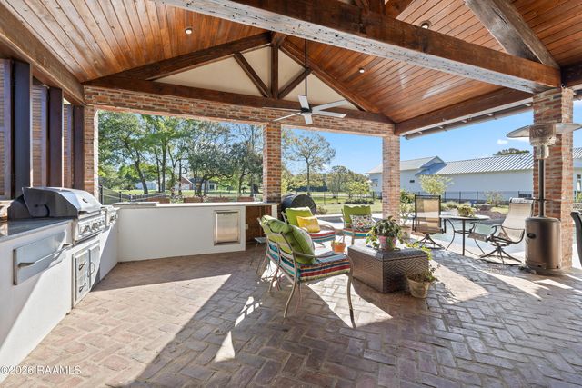 732 Louis Arceneaux Road, Lafayette, LA 70507