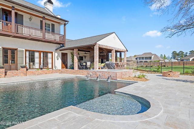 732 Louis Arceneaux Road, Lafayette, LA 70507