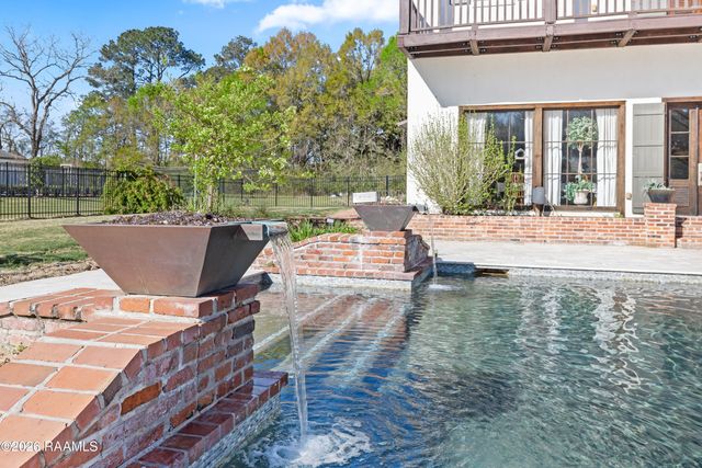 732 Louis Arceneaux Road, Lafayette, LA 70507