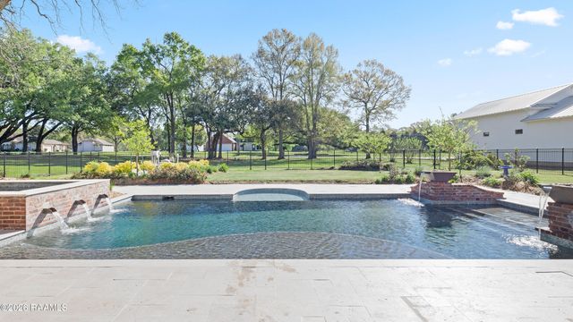 732 Louis Arceneaux Road, Lafayette, LA 70507