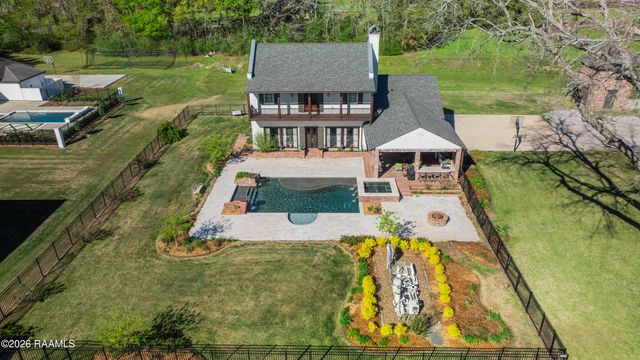 732 Louis Arceneaux Road, Lafayette, LA 70507