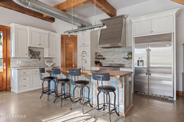 732 Louis Arceneaux Road, Lafayette, LA 70507