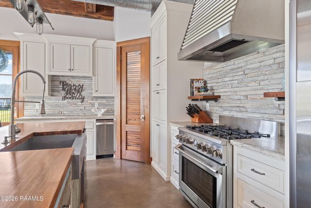 732 Louis Arceneaux Road, Lafayette, LA 70507