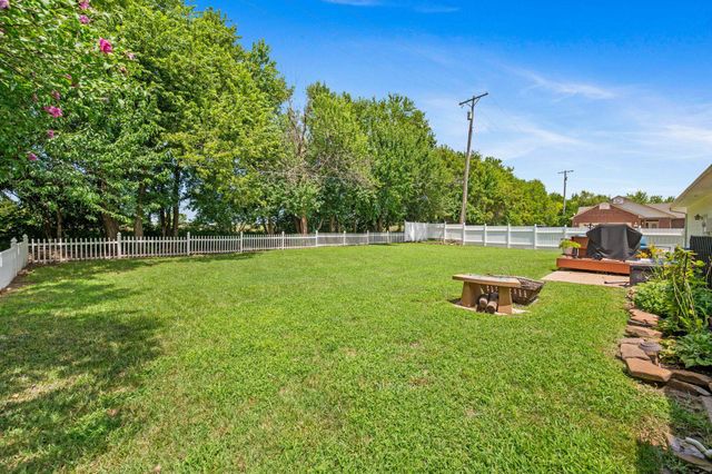 15330 E Castle St, Wichita, KS 67230