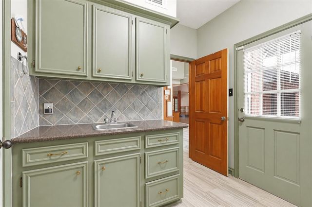 6118 Hampton Way Court, Spring, TX 77389