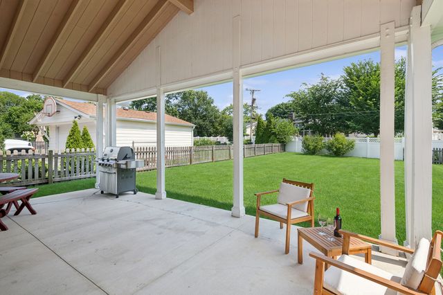 1017 S Norbury Avenue, Lombard, IL 60148