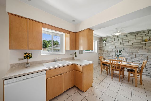 1017 S Norbury Avenue, Lombard, IL 60148