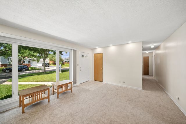 1017 S Norbury Avenue, Lombard, IL 60148