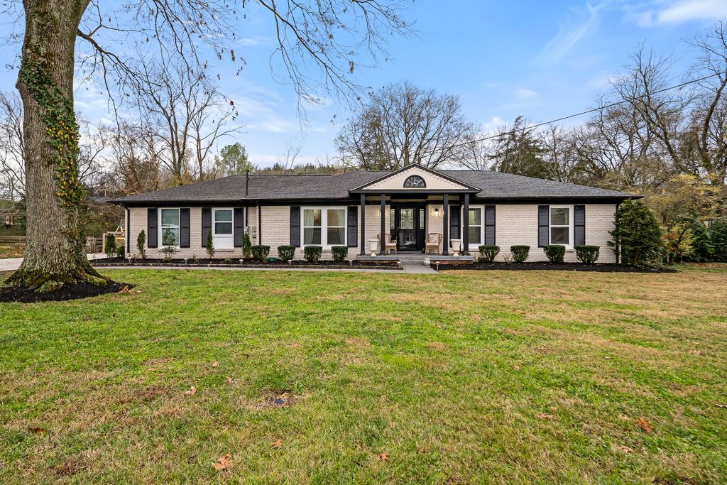 1013 Chapel Ct, Franklin, TN 37069