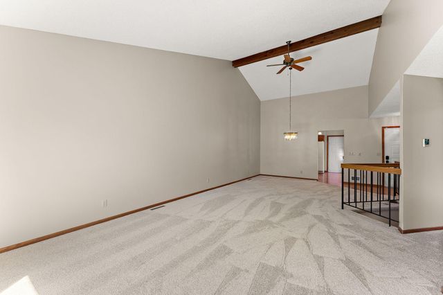 978 Winterberry Drive, Woodbury, MN 55125